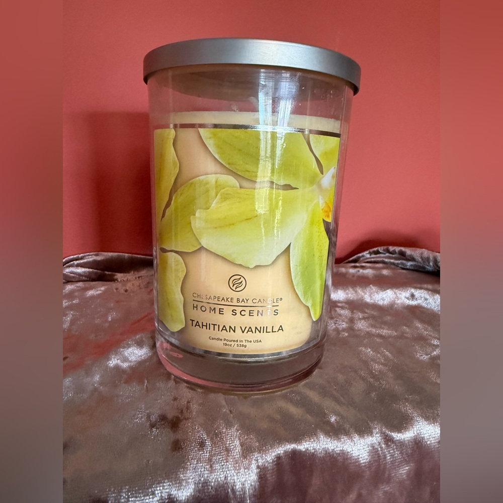 Chesapeake Bay Candle with Silver Lid and Cream Wax